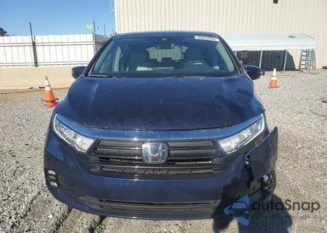 2021 Honda Odyssey Touring z USA, uszkodzony, nr VIN 5FNRL6H86MB028534